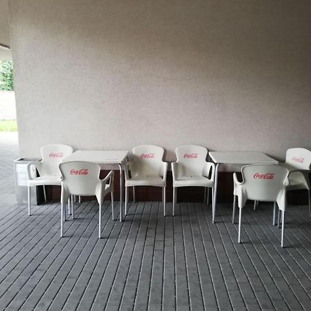 Motel Сенець Екстер'єр фото