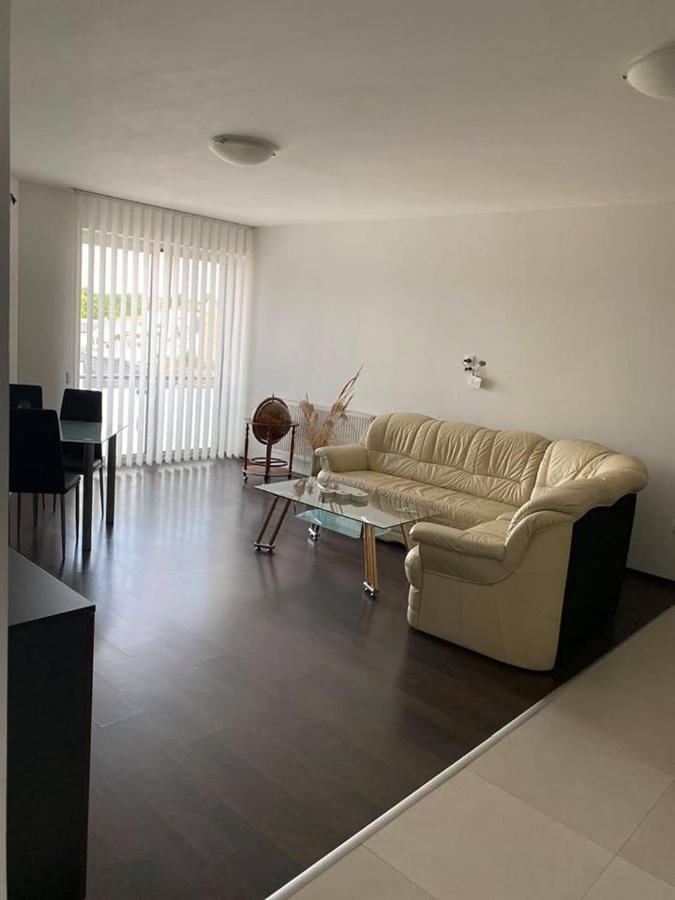 Motel Сенець Екстер'єр фото
