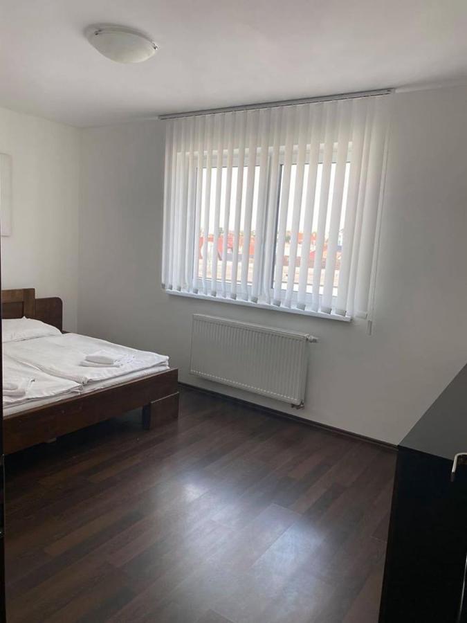 Motel Сенець Екстер'єр фото