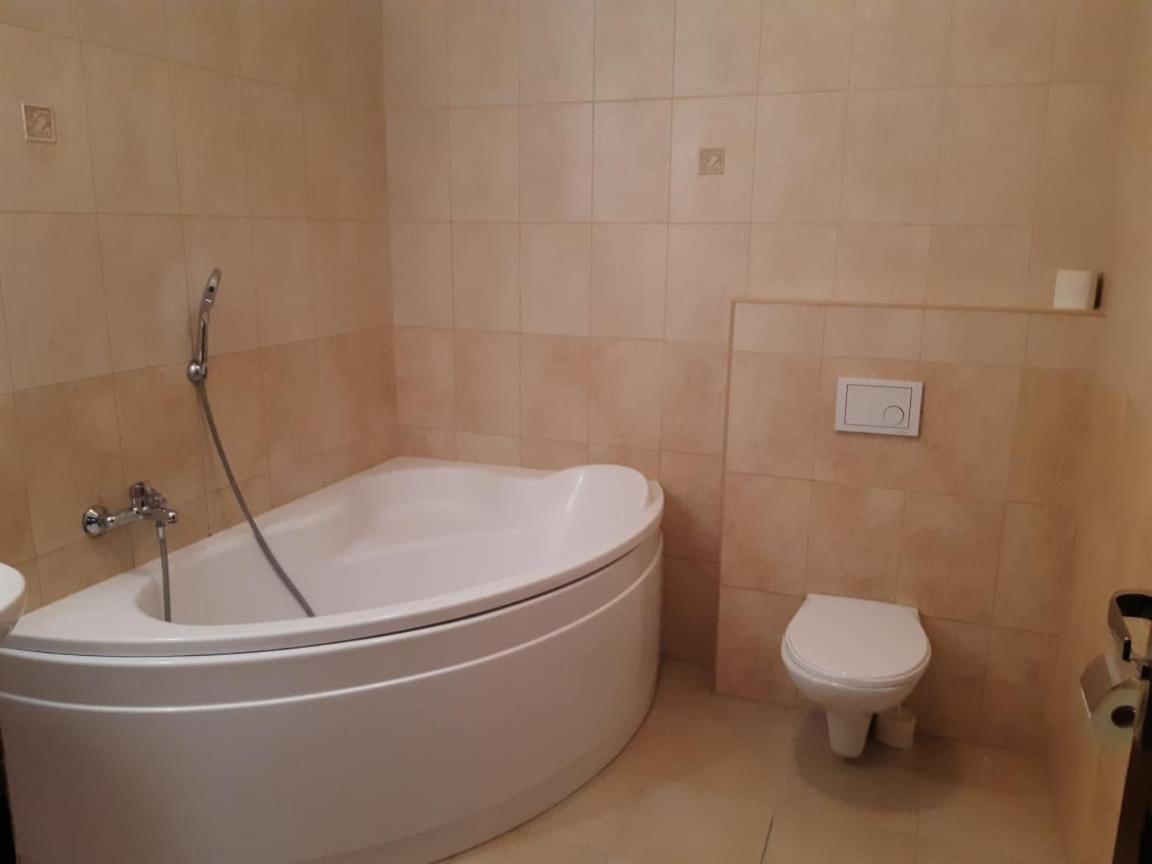 Motel Сенець Екстер'єр фото