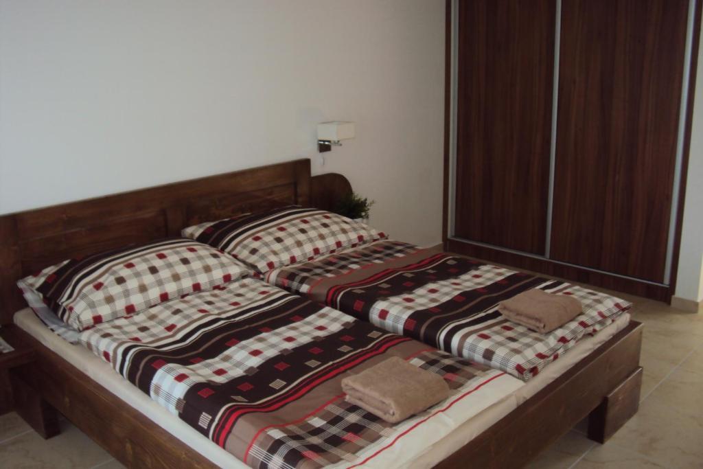 Motel Сенець Екстер'єр фото